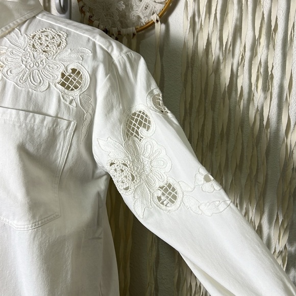 Super Natural by Secret Mission Cotton Twill Eyelet Everly Shirt Jacket In Ecru - Picture 8 of 14